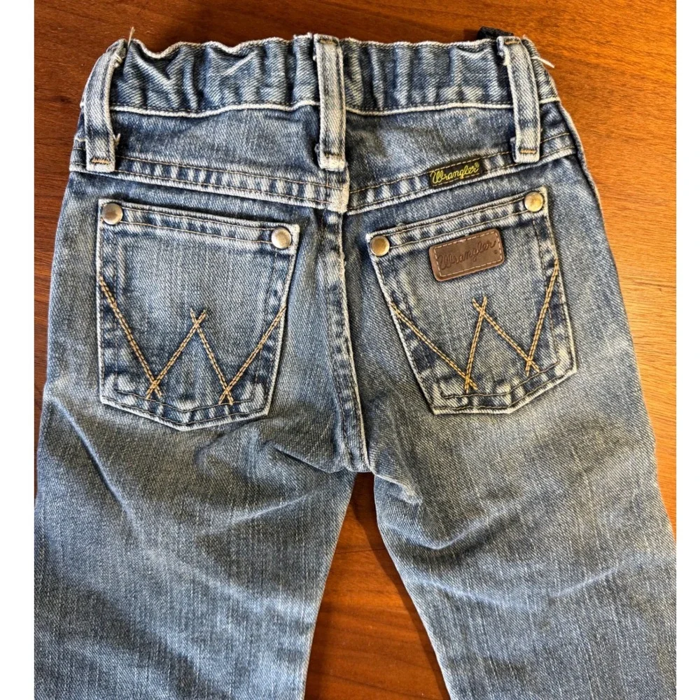 Wrangler Retro Toddler Boy 2T Slim Straight  Jeans Medium Wash Distressed Cowboy